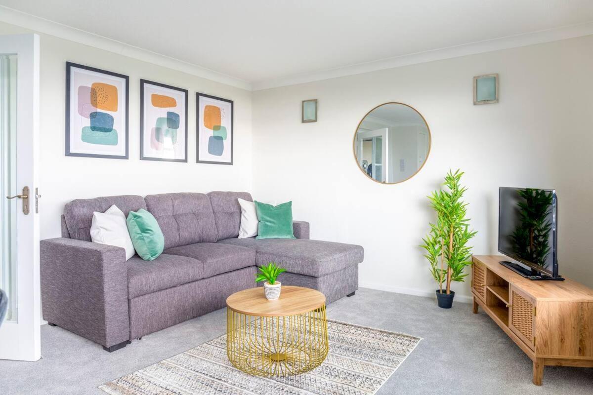 Breath Taking Sea View 2 Bedroom Sleeps 6- Parking Bournemouth Kültér fotó